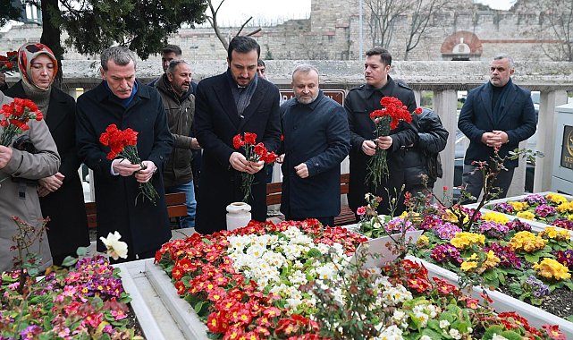 İstanbul- AK Parti İstanbul İl Başkanlığı, Necmettin Erbakan'ı kabri başında andı