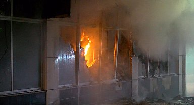 İstanbul - Bağcılar'da 4 katlı tekstil fabrikası alev alev yandı
