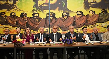 İstanbul- Bakan Ersoy'dan Hızır Orucu sofrasında birlik ve kardeşlik mesajı