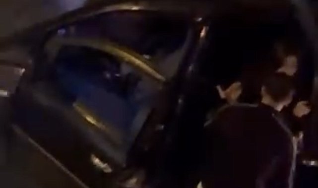 İstanbul - Fatih'te kadını kolundan tutup zorla aracına bindirdi; mahalleli tepki gösterdi