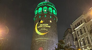 İstanbul - Galata Kulesi'nde ramazan ayına özel görseller yansıtıldı