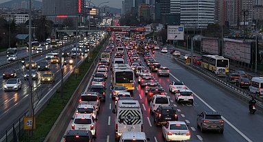 İstanbul - İstanbul'da trafik yoğunluğu yüzde 89'a ulaştı