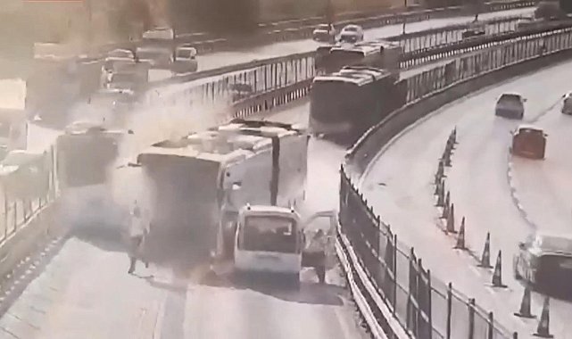 İstanbul - Küçükçekmece'deki metrobüs kazası sonrası tutuklanan şoför tahliye edildi - 2 Arşiv görüntüyle