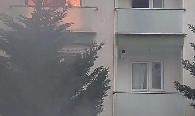 İstanbul - Maltepe'de 4 katlı binada yangın; mahsur kalan 4 kişi kurtarıldı