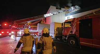 İstanbul - Sultangazi'de 2 katlı mobilya mağazasında yangın