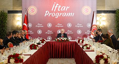İstanbul - TBMM Başkanı Kurtulmuş, medya kuruluşlarının genel yayın yönetmenleriyle iftar programında bir araya geldi