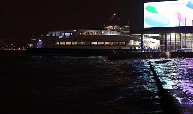 İzmir'de deniz seviyesi 85 santimetre yükseldi