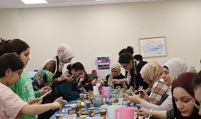 İzmir'de kadınların 'seramik' buluşması; üretime katıldılar