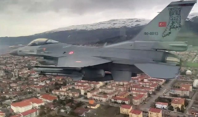 Jetler Erzincan'ın kurtuluşunun 108'inci yılı için havalandı