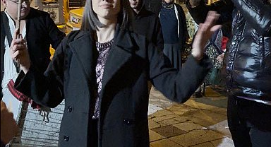 Kanseri yenen İzel öğretmene davul zurnalı kutlama