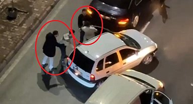 Kayseri'de trafikte yol verme kavgası kamerada: 3 gözaltı