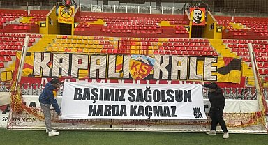 Kayserispor taraftarından Harda Kaçmaz pankartı