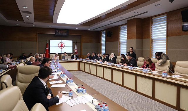 Komisyonda, 'Dijital Mecralarda Çocuklarımızı Bekleyen Tehdit ve Riskler Raporu' kabul edildi