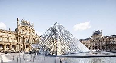 Louvre Müzesi'nin yeni müdürü Christophe Leribault oldu