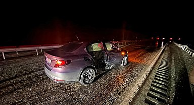 Manisa'da kaza yapan otomobile başka bir otomobil çarptı; 2 yaralı