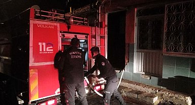 Manisa'da kümeste çıkan yangında 50'nin üzerinde güvercin öldü