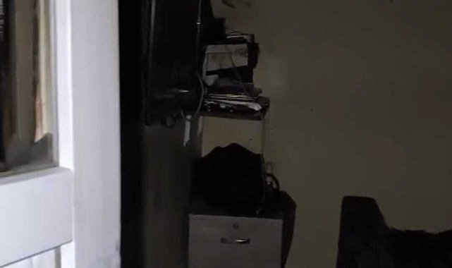 Manisa'da müstakil ev yangında kullanılmaz hale geldi
