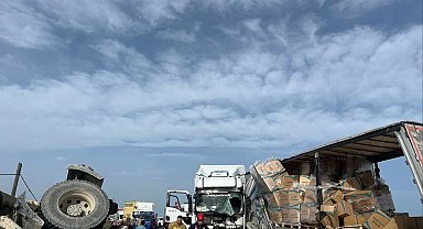 Manisa'da TIR, otomobil ve kamyonla çarpıştı: 5 yaralı