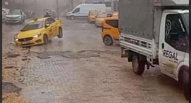 Mardin'de tarihi ilçedeki çukurlu yollar için sürücülerden suç duyurusu