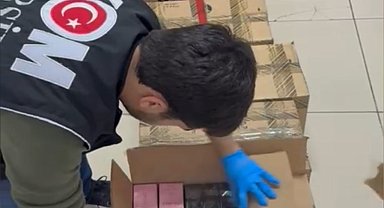 Mersin'de kaçak parfüm operasyonu