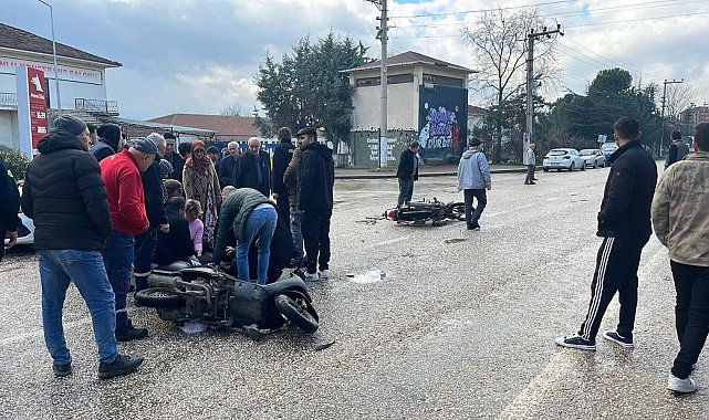 Motosikletler çarpıştı; 1'i ağır, 2 yaralı