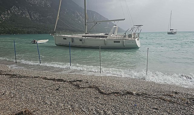 Muğla Akbük'te fırtına etkili oldu