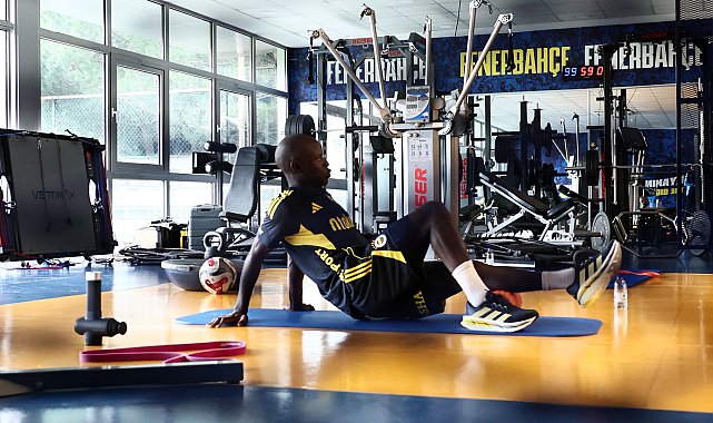 N'Golo Kante, Fenerbahçe'de ilk antrenmanını yaptı