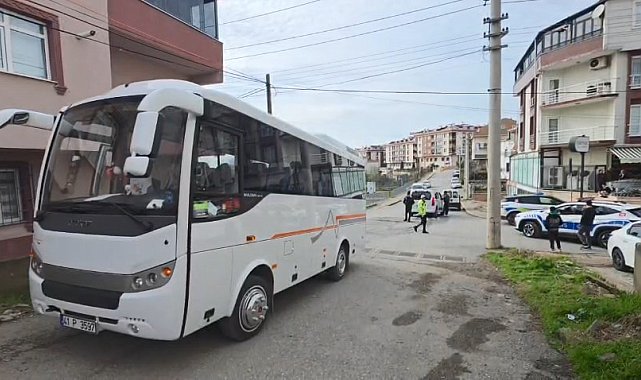Okul çıkışı servis midibüsünün çarptığı 1'inci sınıf öğrencisi Elanur öldü