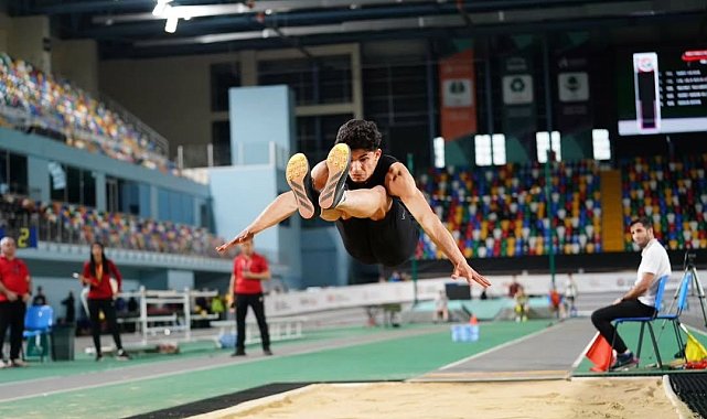 Osmaniyeli sporcu Timur Er, uzun atlamada 7,53 metrelik rekoruyla U18 Türkiye şampiyonu oldu