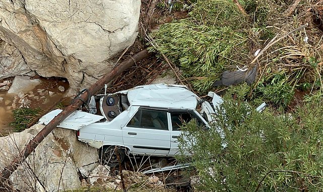 Otomobiliyle dereden geçerken sele kapılıp öldü
