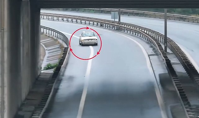 Otoyolda uygulama yapan polisleri görünce otomobili ile geri manevra yapıp, kaçtı
