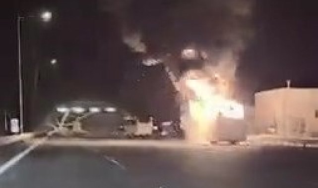 Otoyolda yolcu otobüsü alev aldı