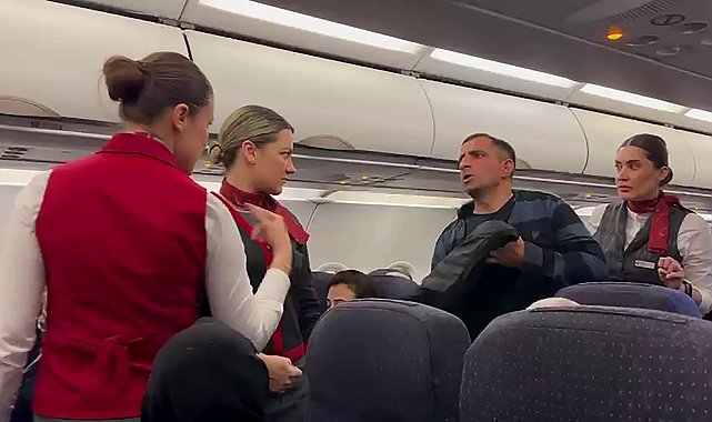 Rahatsızlandığını söyleyip uçaktan inen yolcu, diğer yolculardan helallik istedi