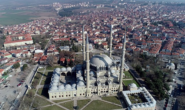 Restorasyonunda sona gelinen Selimiye Camii'nde, 'ramazanda ibadet' için gün sayılıyor