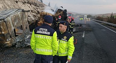 Şanlıurfa'da aynı istikamette giden iki TIR çarpıştı: 1 ölü