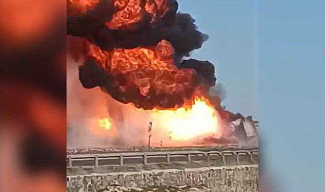 Şanlıurfa'da devrilen yakıt yüklü TIR yandı; 1 yaralı