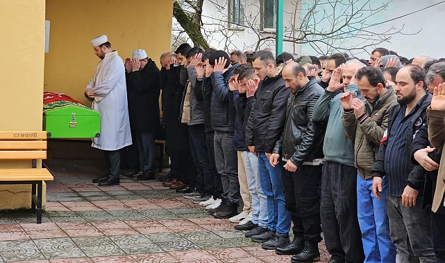 Su basan kaçak ocakta ölen madenci, toprağa verildi