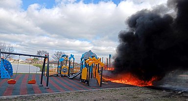Tekirdağ'da çocuk parkında yangın
