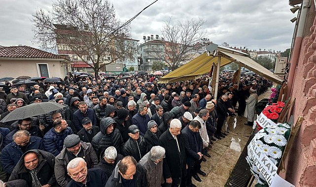 TIR'dan düşen saman balyalarının altında kalıp öldü; o anlar kamerada
