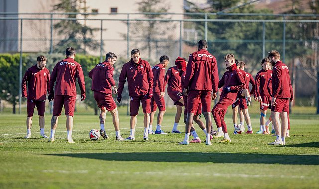 Trabzonspor'da Fenerbahçe maçı hazırlıkları sürdü