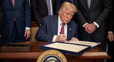 Trump'tan İran ile ticaret yapan ülkelere ek gümrük vergisi