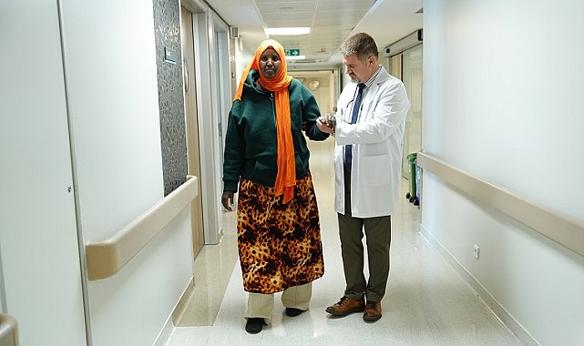 Tüberküloza bağlı felç kalan Hoche, Türkiye'de yürümeye başladı
