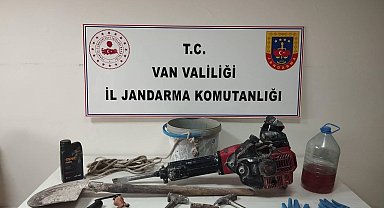 Van'da kaçak kazı yapan 4 kişi yakalandı