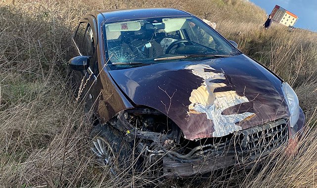 Yoldan çıkan otomobil tarlaya savruldu: 3 yaralı