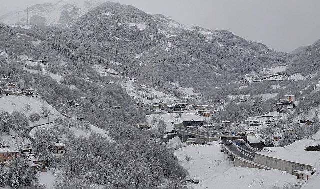 Zigana Dağı beyaza büründü