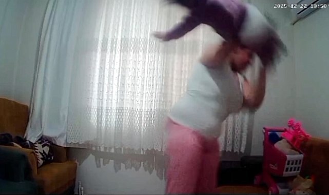 1 yaşındaki bebeğine şiddet uygulayan anneye 6 yıl hapis