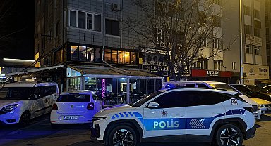 15 yaşındaki çocuk, hırsızlık yaptığı kafede yakalandı; O anlar kamerada