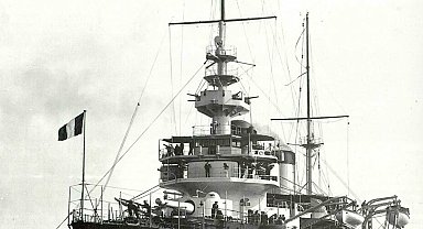 18 Mart'ın sedyedeki kahramanı, 'Bırakın, düşman gemilerinin batışını izleyeyim' demiş