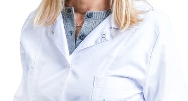 'Reçetesiz satılan renkli lensler kalıcı görme kaybına neden olabilir'