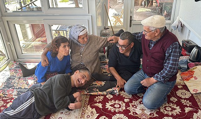 71 ve 72 yaşındaki çift, 52 yıldır engelli 3 çocuklarına bakıyor